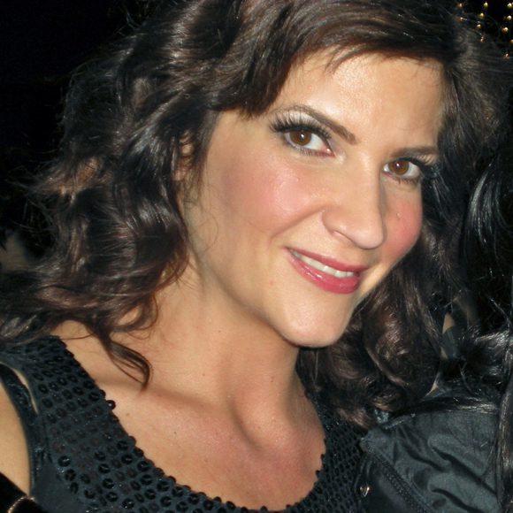 Profile Picture of Joni Boyce (@jonib) on Poshmark