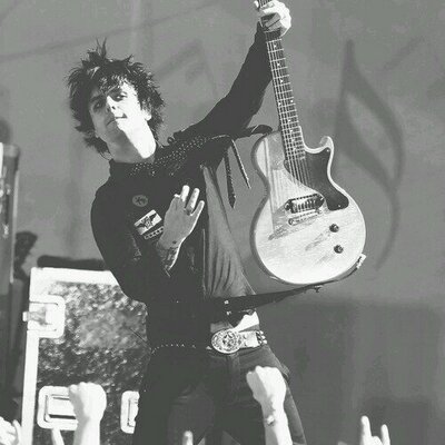 Profile Picture of Adrienne_Billie Joe (@mikelastella81) on Twitter