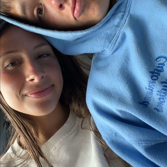 Profile Picture of Mia Strohbehn (@mials935) on Poshmark