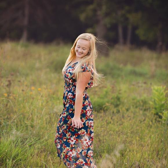 Profile Picture of Julia Zachariason (@jzachariason) on Poshmark