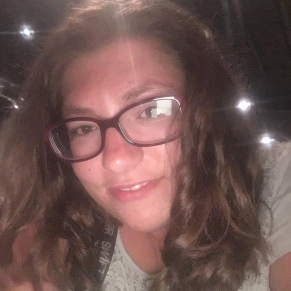 Profile Picture of Sami Weldon (@prismgirl21) on Poshmark