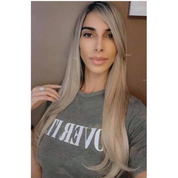 Profile Picture of Crystal Alicea (@mizzalicea) on Poshmark