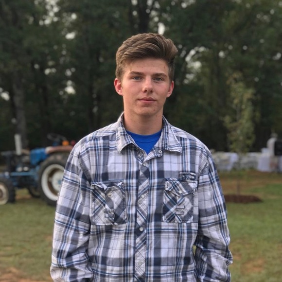 Profile Picture of Ian Morton (@fastpitch820) on Poshmark