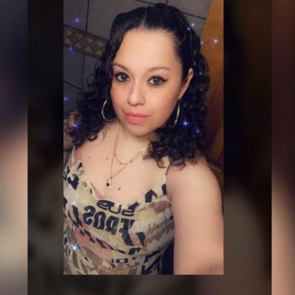 Profile Picture of Grisel Sánchez (@chumalia82) on Poshmark