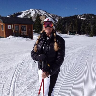 Jodi Hecker - Twitter Profile Picture of Jodi Hecker (@jodiads) on Twitter