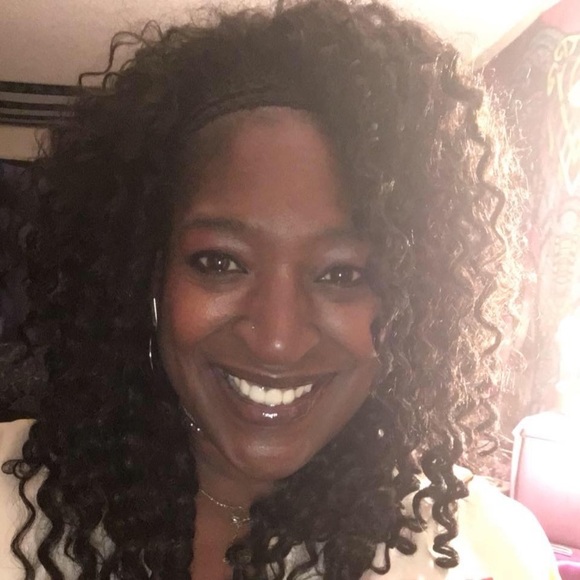 Profile Picture of Dorette Johnson (@purplelady25) on Poshmark