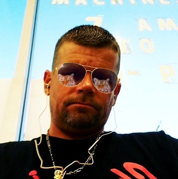 Profile Picture of Chad Sunderland (@chadbones1357) on Poshmark
