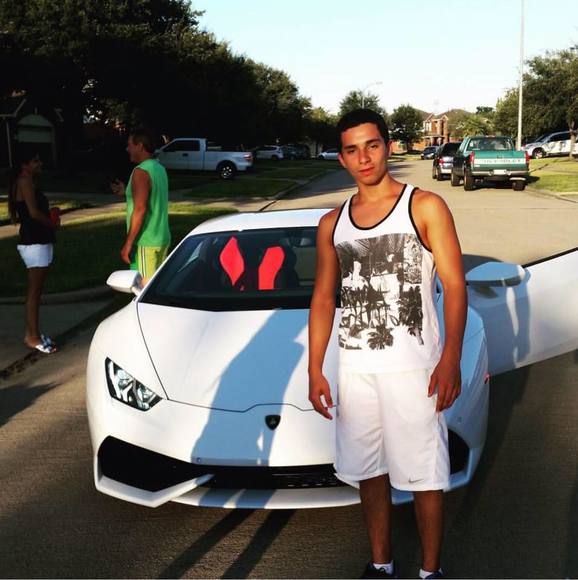 Profile Picture of Shoval Galanter (@shoval1023) on Poshmark