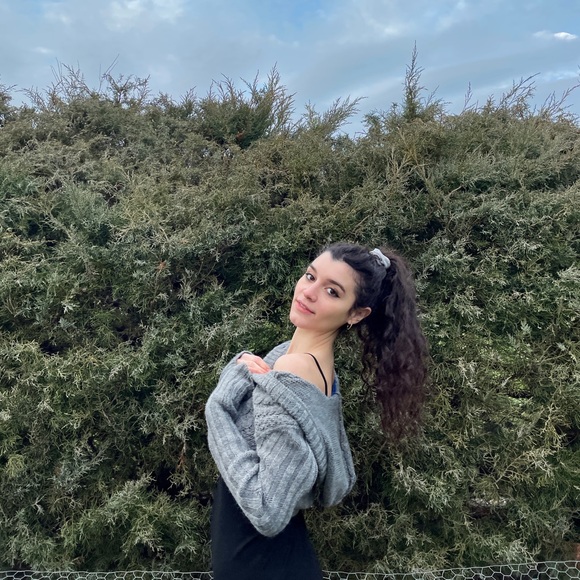 Profile Picture of Galyah Ghajar (@galyahghajar) on Poshmark