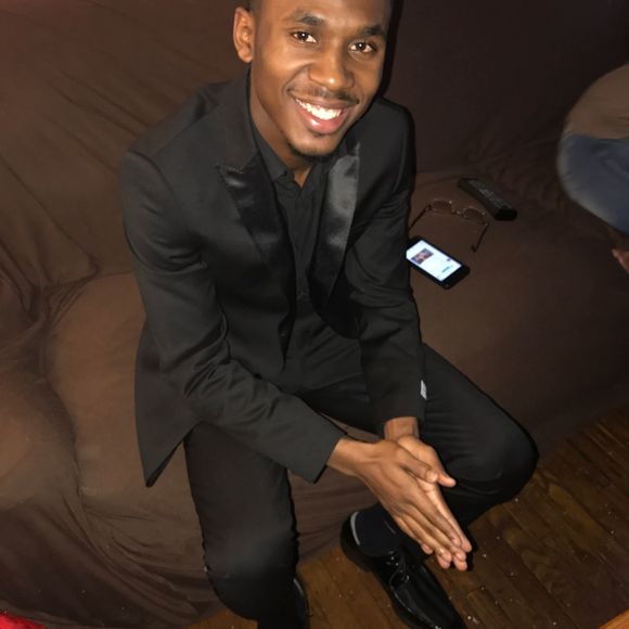 Profile Picture of Noah Abrams (@noahja18) on Poshmark