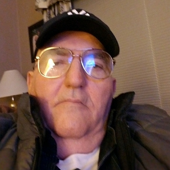 Profile Picture of Paul Clogher (@cloghers) on Poshmark