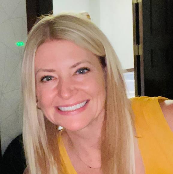 Profile Picture of Amity Smith defelice (@amitydefelice) on Poshmark