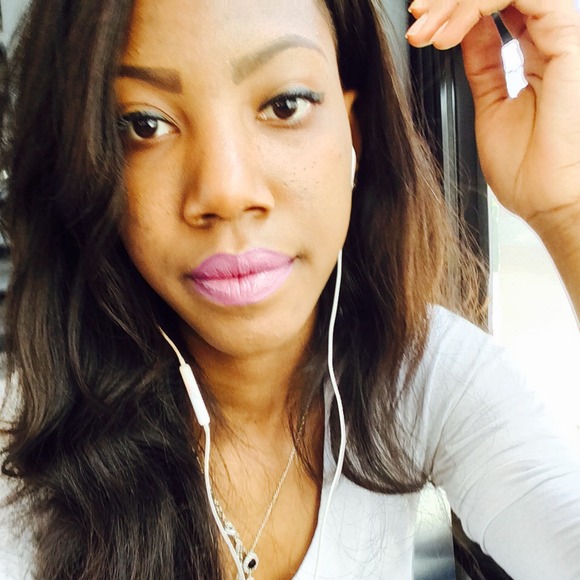 Profile Picture of Sade Champaigne (@sadechristina) on Poshmark