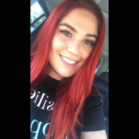 Profile Picture of Samantha Militello (@samantha_milo) on Poshmark