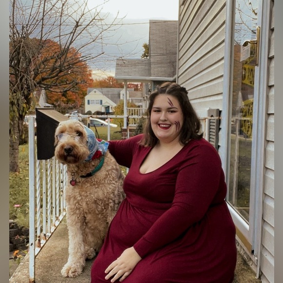 Profile Picture of Jessica Stickley (@jessicastickley) on Poshmark