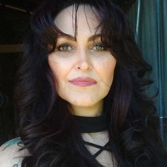 Profile Picture of Jaylee Harthun (@rawkstar69) on Poshmark