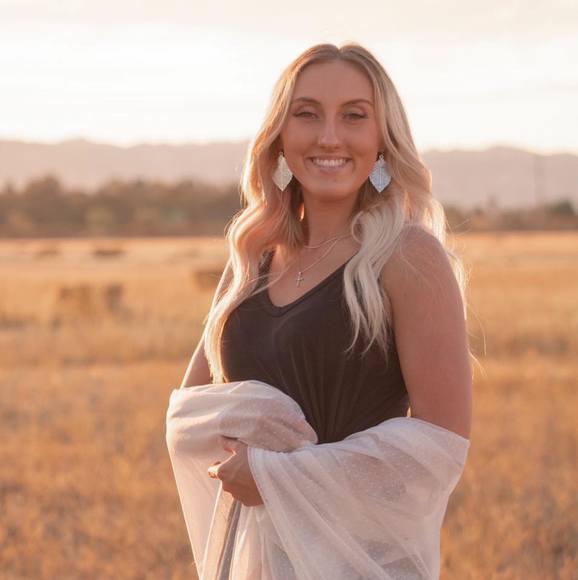 Profile Picture of Madison Link (@madisonlink460) on Poshmark