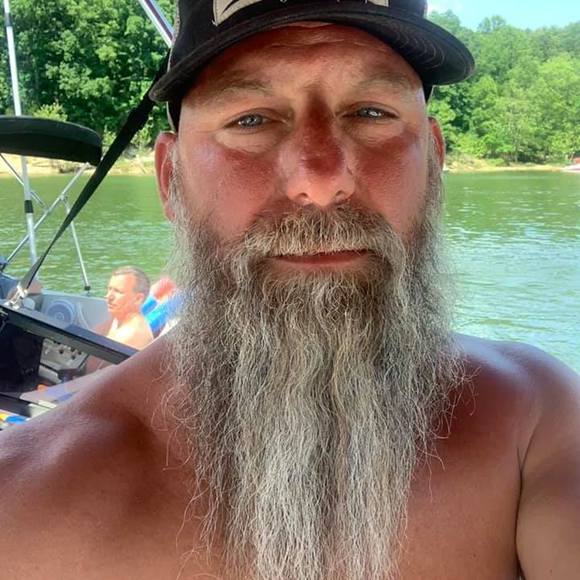 Profile Picture of Andrew Frost (@afrost73) on Poshmark