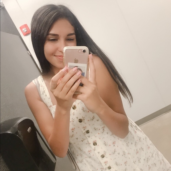 Profile Picture of Chayce Schuler (@chayceschuler) on Poshmark