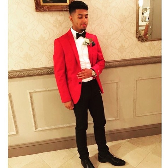 Profile Picture of Carlos Montoya (@15cmontoya) on Poshmark