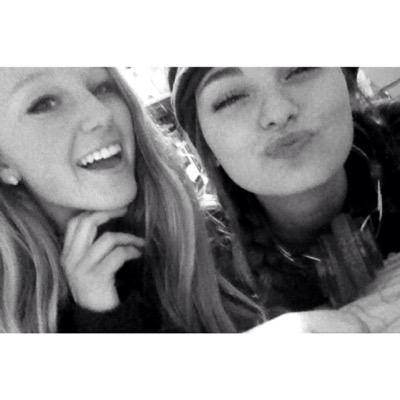 Profile Picture of Violet Harmon (@fumar_mataVH) on Twitter