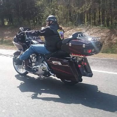Profile Picture of Robert McWhirter (@RobertMcWhirte9) on Twitter