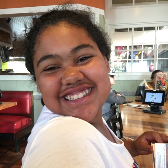 Profile Picture of Jordyn Bagalayos (@jordynslime) on Poshmark