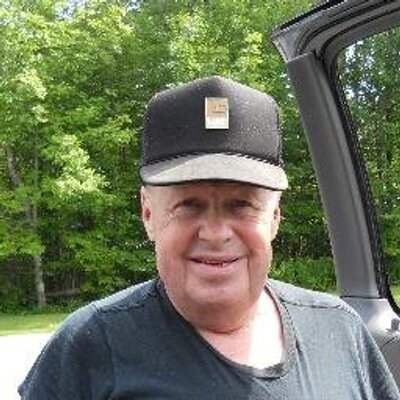 Profile Picture of Earl Farnsworth (@puckey999) on Twitter