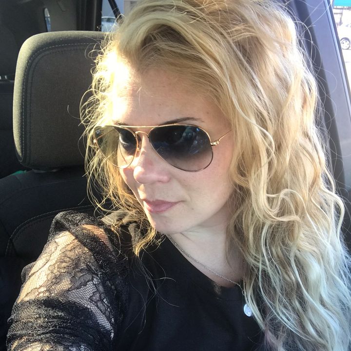 Profile Picture of April Huff (@@apes1983) on Tiktok