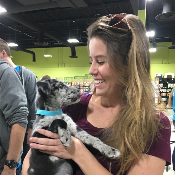 Profile Picture of Kelsey Leverty (@kelslev) on Poshmark