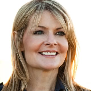 Profile Picture of Deanne Fitzmaurice (@deannefitzmaurice) on Instagram