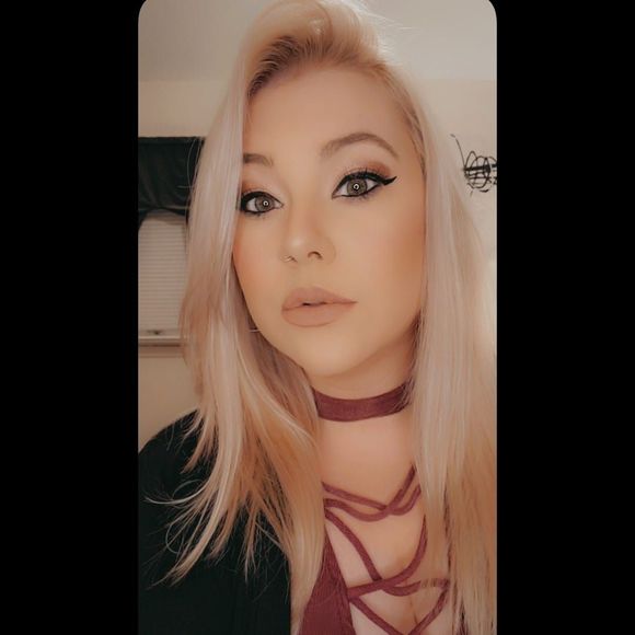 Profile Picture of Stacy Manners (@stacygetsfit) on Poshmark