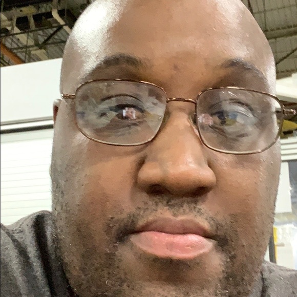 Profile Picture of Charles Shellman (@shellman32) on Poshmark