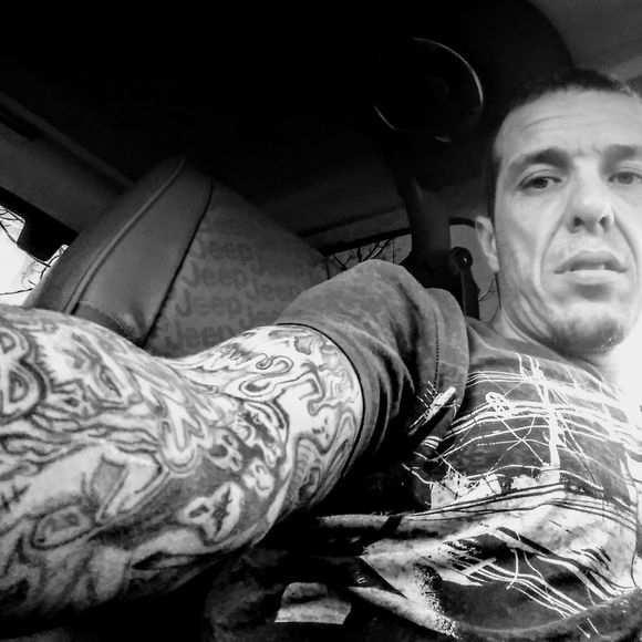 Profile Picture of Malone Brandon (@malonebrandon) on Poshmark