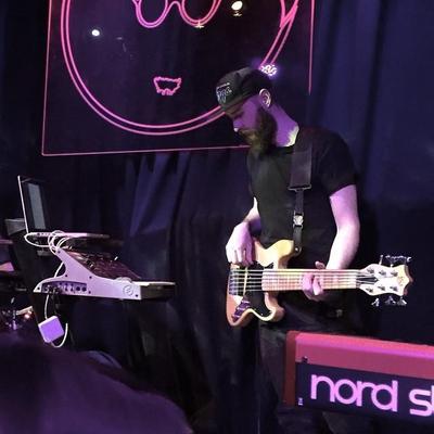 Profile Picture of J Robert (@JakeBrownBass) on Twitter