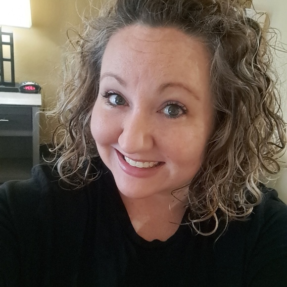 Profile Picture of Whitney Hudson (@whitwhit1485) on Poshmark