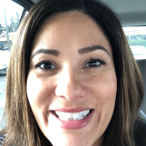 Profile Picture of Mirian Dickisn (@yawahine) on Poshmark