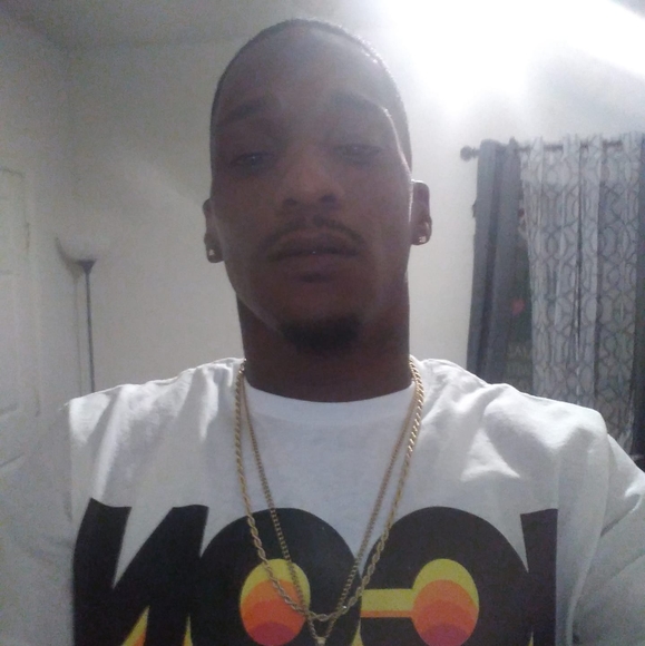 Profile Picture of Jerome Tate (@jerome_tate) on Poshmark