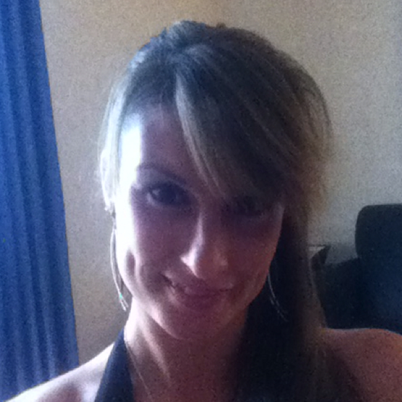 Profile Picture of Jen Aschmann (@jenaschmann) on Poshmark