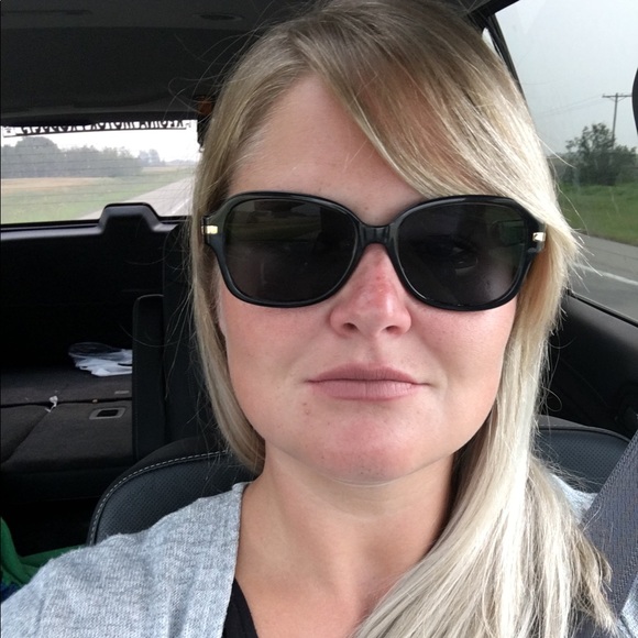 Profile Picture of Amanda Froats (@amanda1lynn) on Poshmark