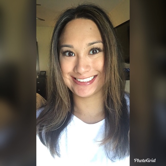 Profile Picture of Christina Guanzon (@guanzoncm) on Poshmark