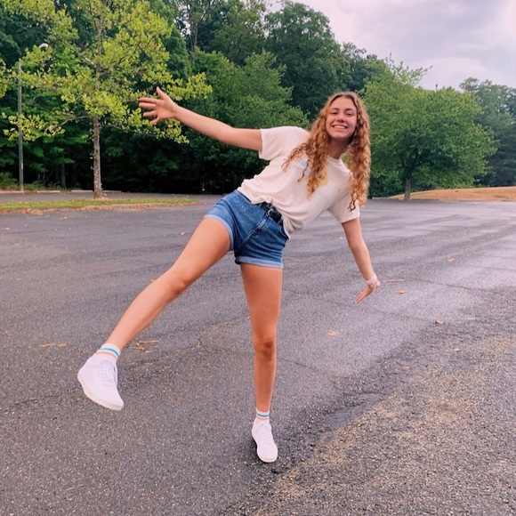 Profile Picture of Delaney Bookstein (@d_bookstein) on Poshmark