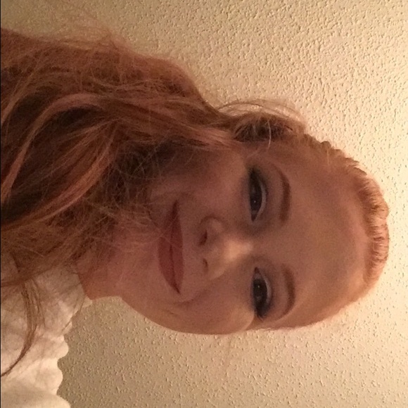 Profile Picture of Anna Chadwick (@achadwick19) on Poshmark