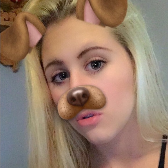 Profile Picture of Brittney Sebren (@bgreen1994) on Poshmark