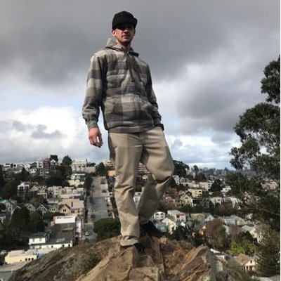 Profile Picture of Drew (@AndrewRenner) on Twitter