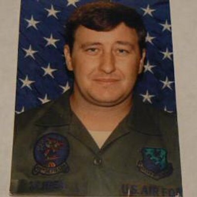 Profile Picture of Robert Sliger (@rsstiger) on Twitter