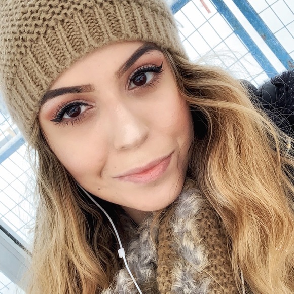 Profile Picture of Marianthi Hadjis (@mairs92) on Poshmark