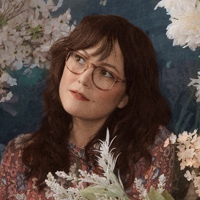 Profile Picture of Sara Watkins (@SaraWatkins) on Twitter