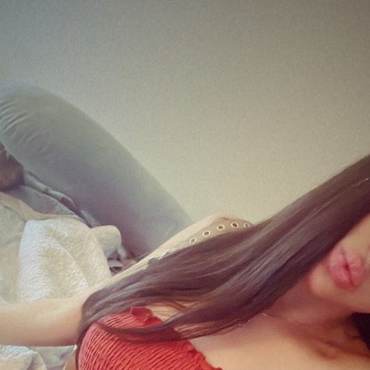 Profile Picture of rhianna (@amo.rhi) on Tiktok