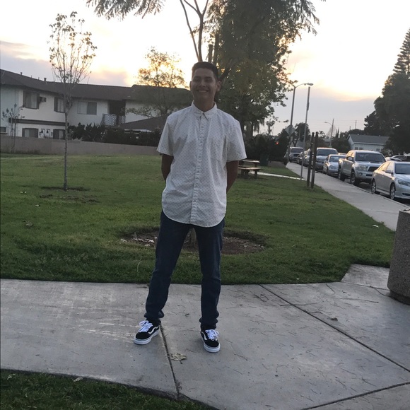 Profile Picture of Tony Duenas (@tonyduenas) on Poshmark